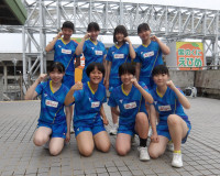 女子卓球部の集合写真