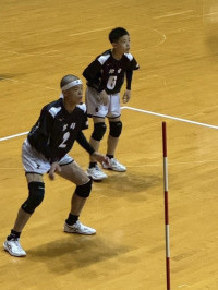 男子バレーの試合の様子