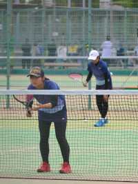 女子ソフトテニス部の試合の様子